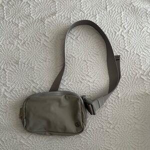 Lululemon Everywhere Belt Bag 1L